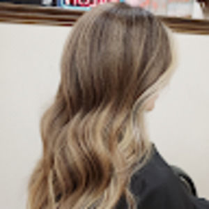 Meet your Posher, Estela